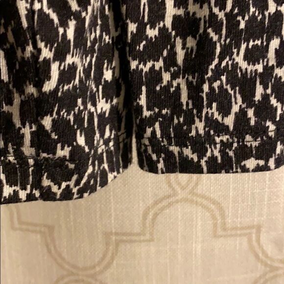 Talbots v-neck neutral print long sleeve - Picture 5 of 6
